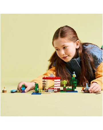 LEGO Minecraft The TNT Jungle House Video Game Collectible Building Toy 21275