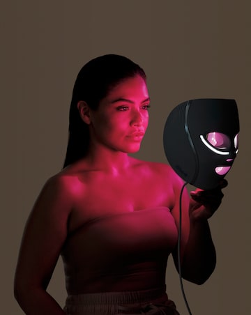 Shark CryoGlow Under-Eye Cooling & LED Anti-Ageing & Blemish Repair Mask