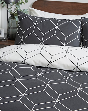 Oberon Monochrome Duvet Set
