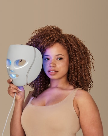 Shark CryoGlow Under-Eye Cooling & LED Anti-Ageing & Blemish Repair Mask