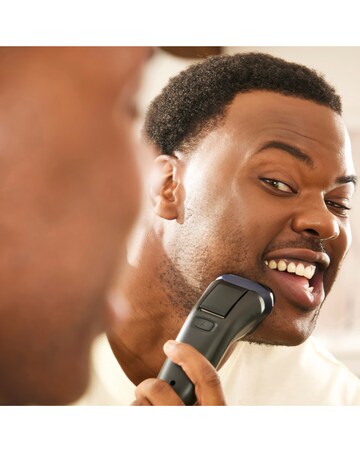 Remington Style Series R3 Rotary Shaver R3002