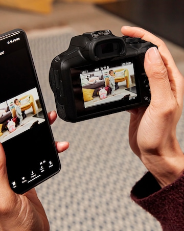 Canon EOS R100 APS-C Mirrorless Camera inc RF-S 18-45mm Lens - Black