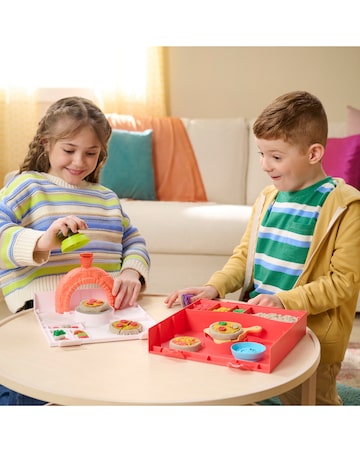 Kinetic Sand Squish Pizza