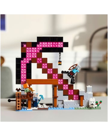 LEGO Minecraft The Pickaxe Mine Gamer-Room Decor, Axe Building Toy 21277
