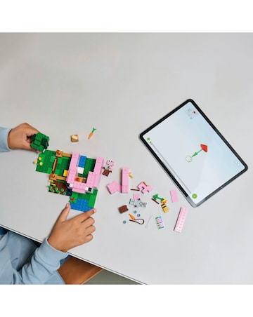 LEGO Minecraft The Baby Pig House Gamer Building Toy, Farm Animal Set 21268