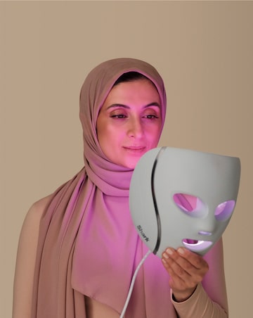 Shark CryoGlow Under-Eye Cooling & LED Anti-Ageing & Blemish Repair Mask