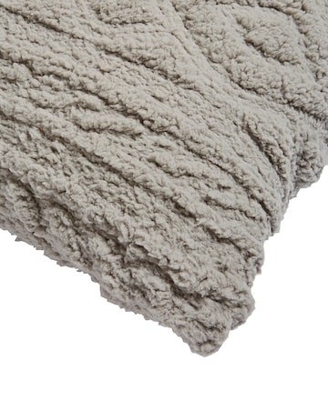 Pipin Cuddle Fleece Cushion