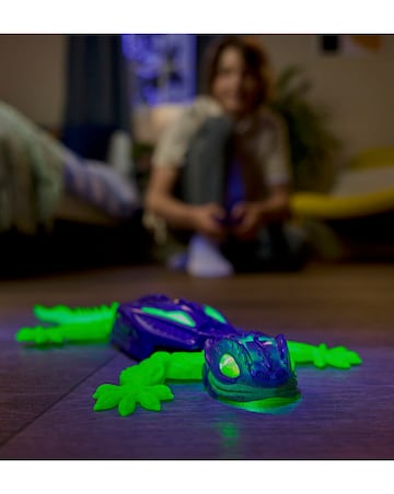 Hex Bots Glow in the Dark Wall Crawler Gecko