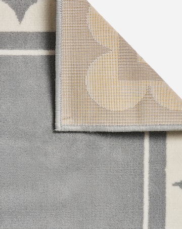 Maestro Scalloped Border Rug