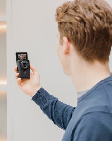 Canon PowerShot V10 Video Camera Vlogging Kit - Black