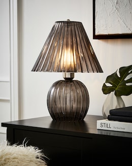 Sara Scalloped Glass Table Lamp