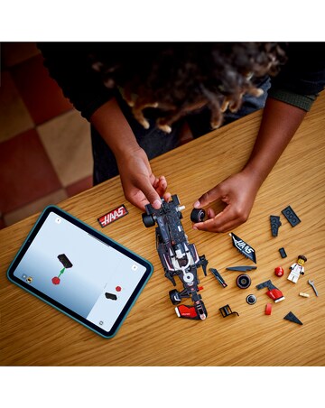 LEGO Speed Champions MoneyGram Haas F1 Team VF-24 Race Car 77250