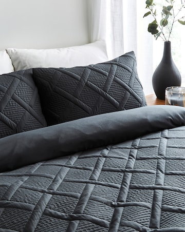 Pinsonic Duvet Cover Set