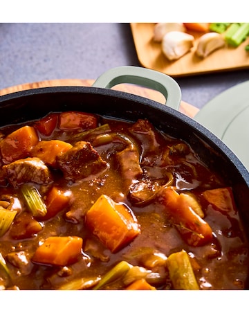 Morphy Richards Cast Aluminium 24cm Green Casserole Dish