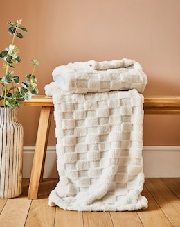 Gray &amp; Osbourn Chequerboard Fleece Throw