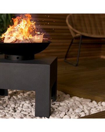 Charles Bentley Metal Fire Bowl With Square Stand