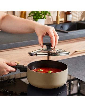 Morphy Richards Recycled Aluminium Cream 5 Piece Pan Set