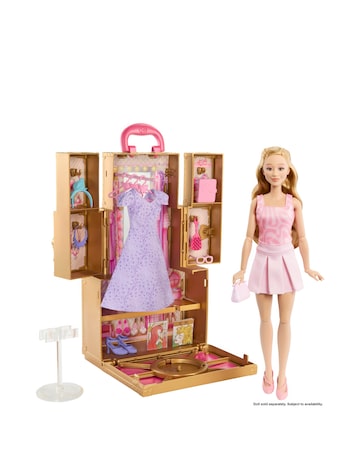 Wicked Glinda's Glamorous Closet, 2 Unique Looks, Surprises & 13 Accessories