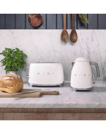 Smeg KLF03 Retro Style Cream Kettle