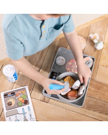 Melissa & Doug Simmer & Stir Stovetop Play Set with Colour Changing Water