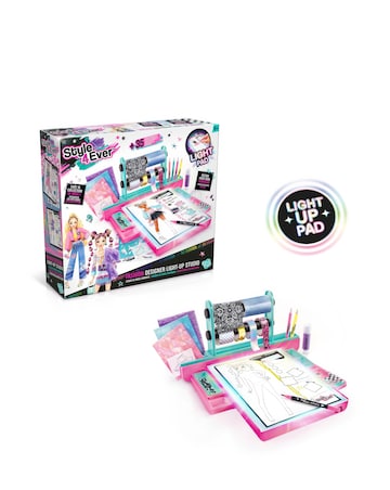 Style 4 Ever Fashion Designer Light Up Studio