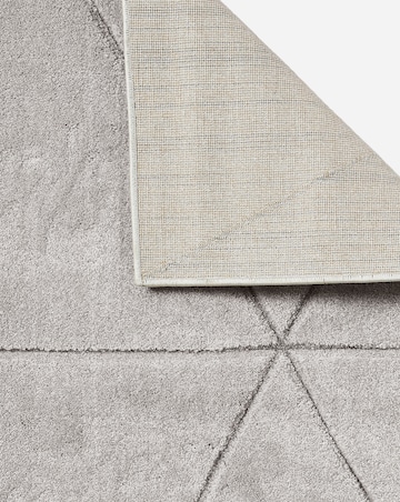 Sara Carved Triangle Rug