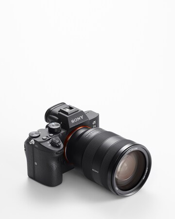Sony a7 III Full frame Mirrorless Camera - Body and 28 - 70mm Zoom Lens