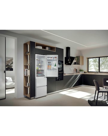Haier Series 3 HTR3518ENMWK 185cm 60/40 Fridge Freezer White + Install