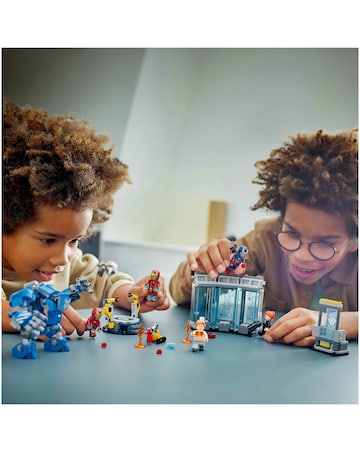 LEGO Marvel Iron Man's Laboratory: Hall of Armour, Super Hero Building Set 76315