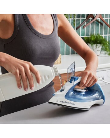 Morphy Richards 300401 Light Glide 100 Steam Iron