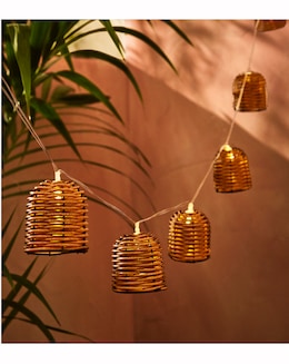 10 Rattan Solar String Lights