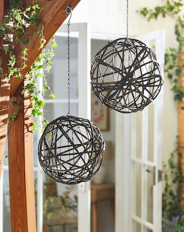 2 Main Powered Lit Hanging Balls