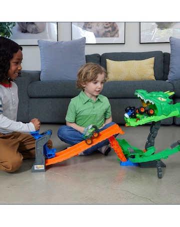 Hot Wheels Monster Trucks Sharks vs Dinos Dragon Destruction