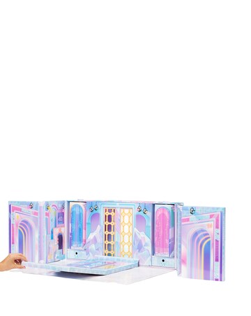 L.O.L. Surprise OMG Fashion Show Mega Runway Playset