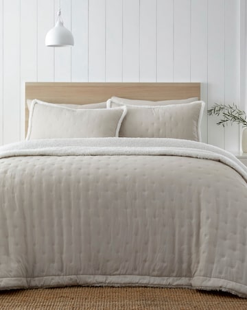 Catherine Lansfield Cosy Nori Sherpa Bedspread