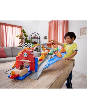 Disney & Pixar Cars Radiator Springs Race & Rescue Playset