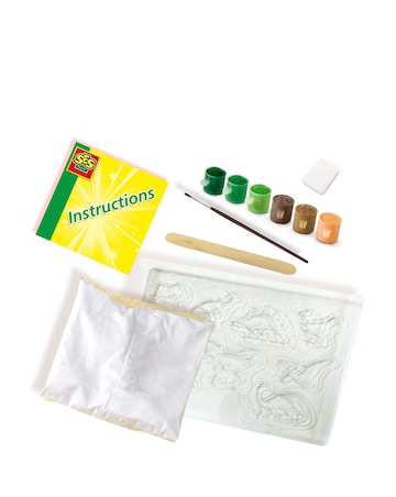 SES Casting and painting - Dinosaur world
