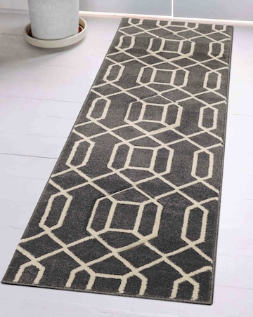 Newport Lattice Geometric Runner