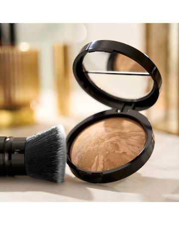 Laura Geller Baked Balance-n-Glow Illuminating Foundation - Light