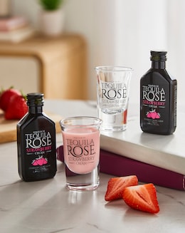 Tequila Rose 2 x 50ml &amp; Shot Glasses