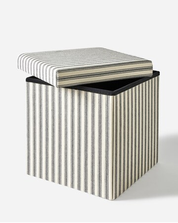 Striped Storage Cube