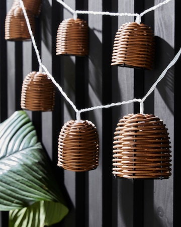 10 Rattan Solar String Lights