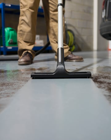 Charles Wet and Dry Cylinder Vacuum