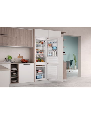 Indesit INC18D011B1 Integrated 70/30 Fridge Freezer - White