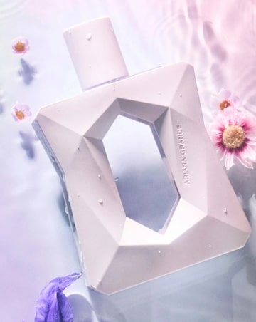 Ariana Grande God Is A Woman Eau De Parfum 100ml