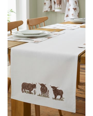 Angus Highland Cow Runner