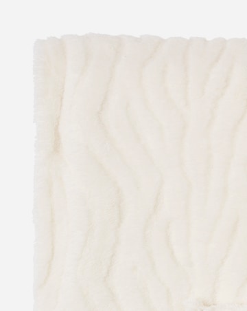 Textured Wavy Fleece Throw - Ivory
