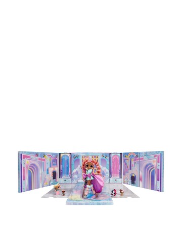 L.O.L. Surprise OMG Fashion Show Mega Runway Playset