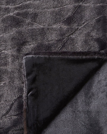 Joanna Hope Clipped Faux Fur Throw