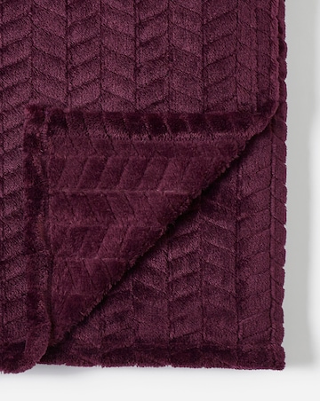 Embossed Jacquard Fleece Throw - Plum